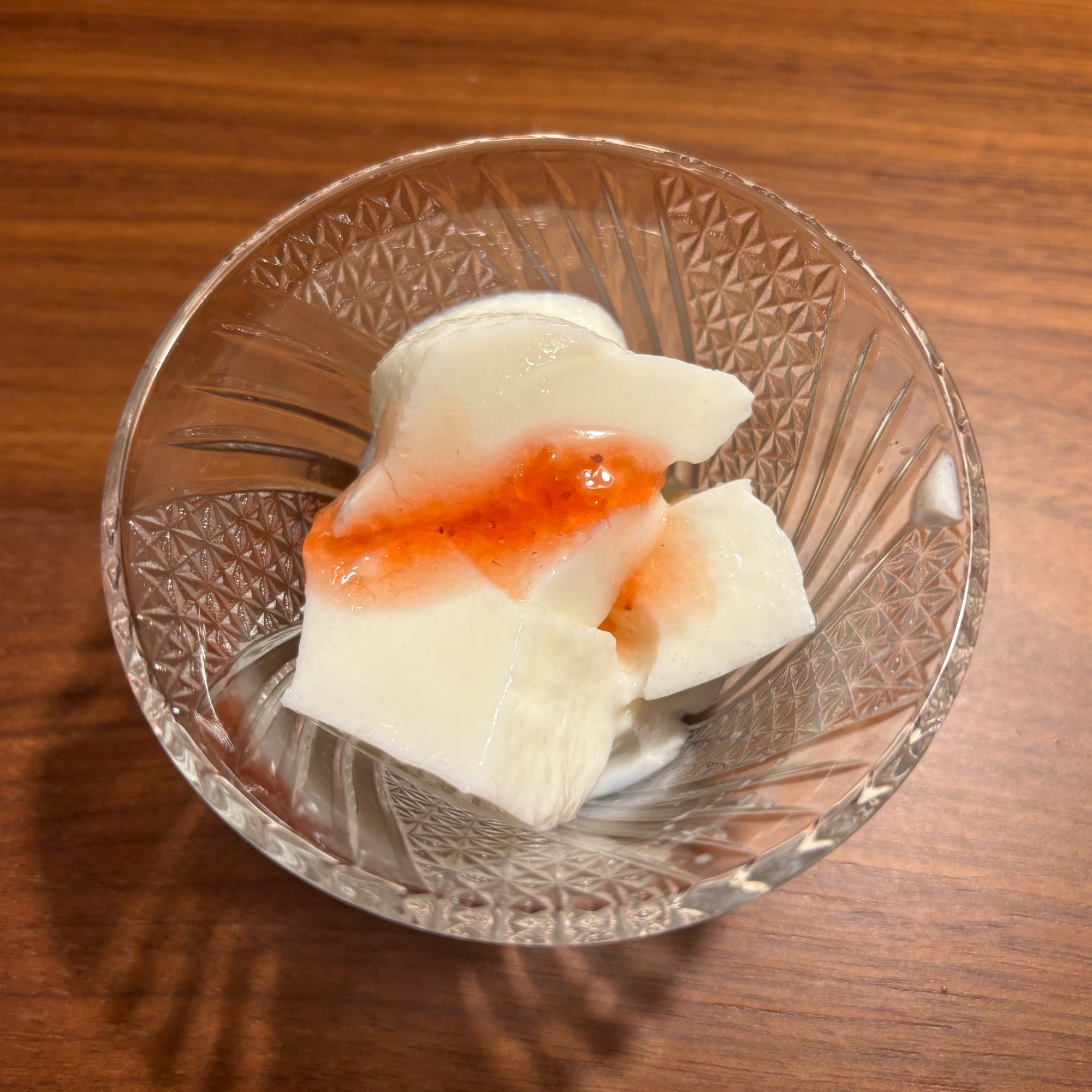 牛乳寒天いちごジャムソース