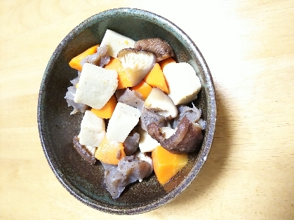 高野豆腐と同じところにストックしてあった干し椎茸も入れてみました。出汁がしみて美味しくできました。