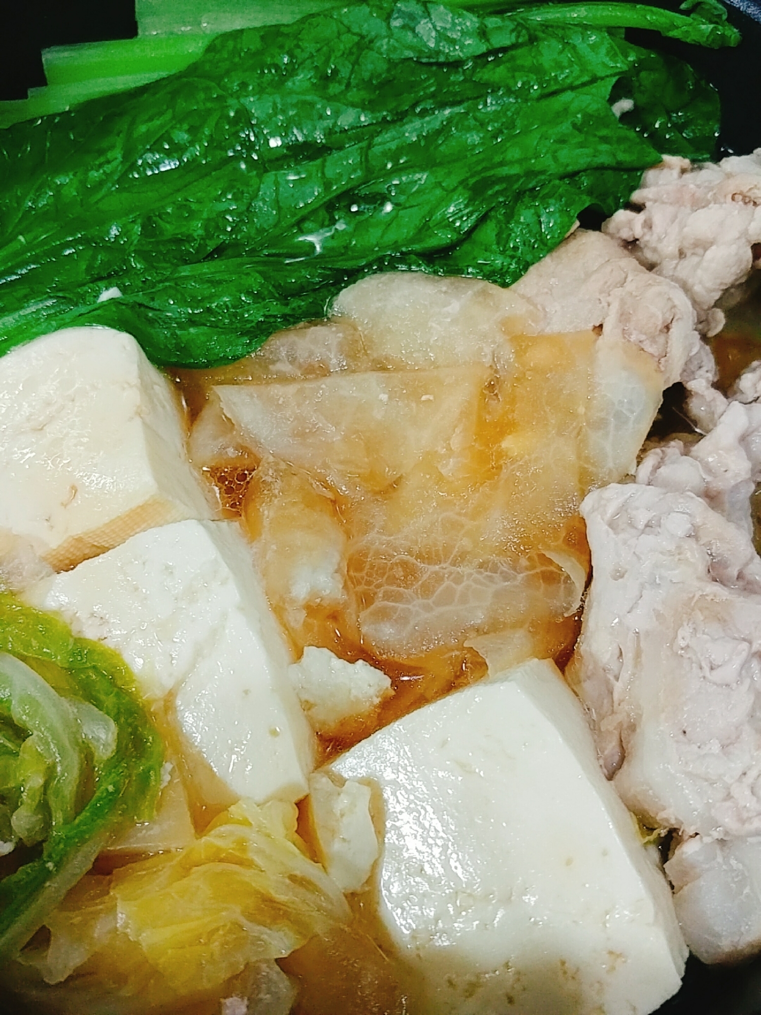 豆腐　白菜　小松菜　大根　豚肉の昆布醤油鍋