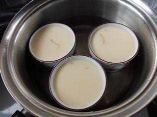 蒸し器が無いのでお鍋で作りました。
具がお豆腐の茶碗蒸し、とっても美味しく頂きました❤　ご馳走様でした(*^-^*)