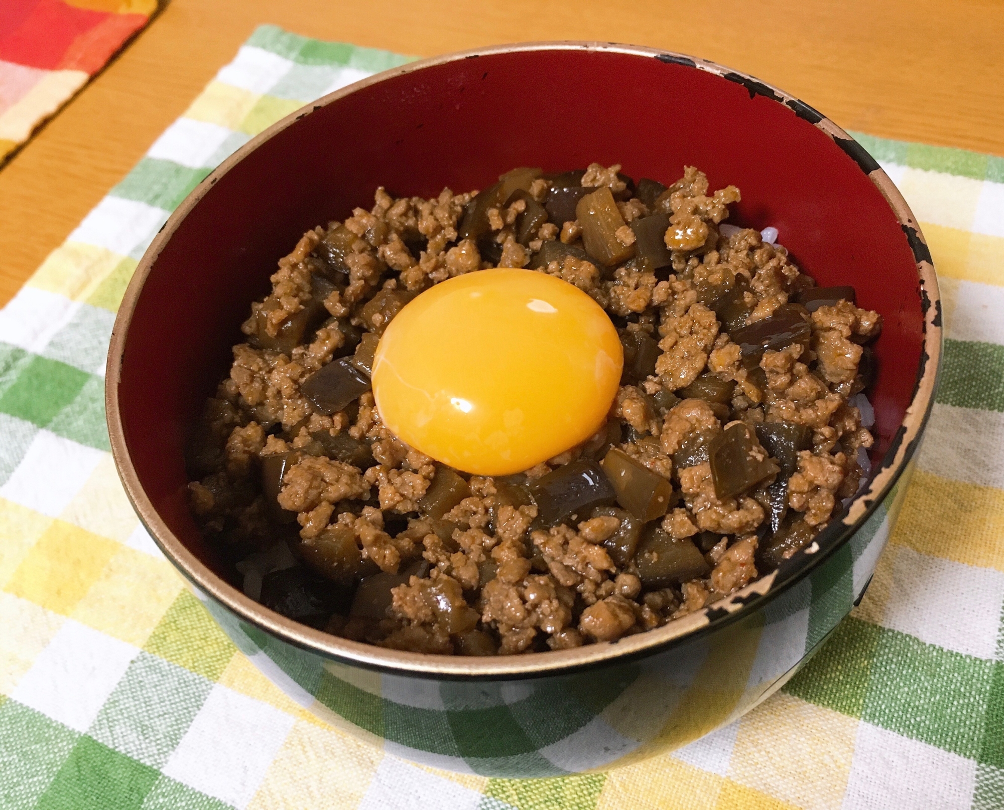 調理時間15分！ご飯が進む★ナスとひき肉のピリ辛丼