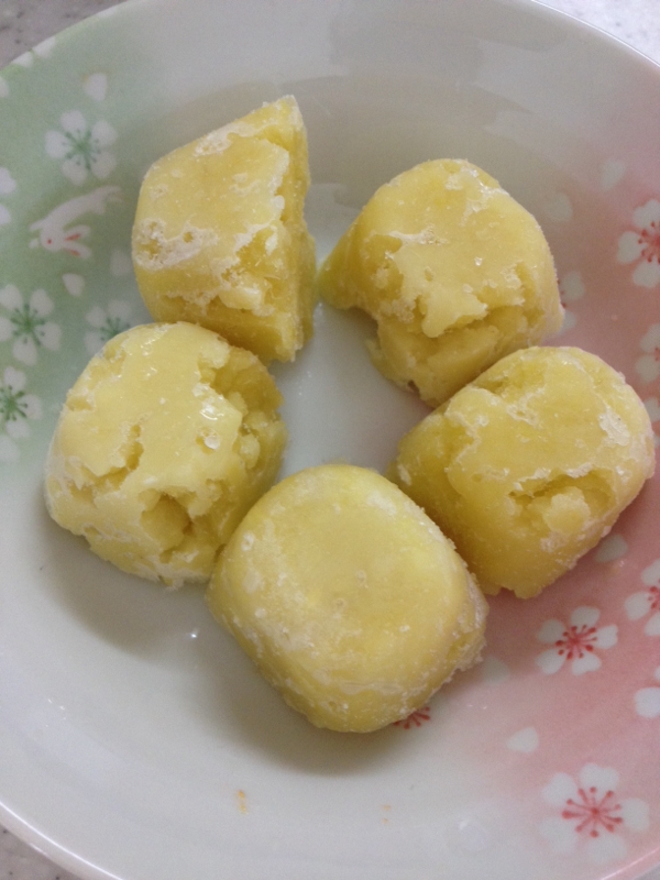 離乳食初期 さつまいもペースト 冷凍から解凍 レシピ 作り方 By Bella 楽天レシピ