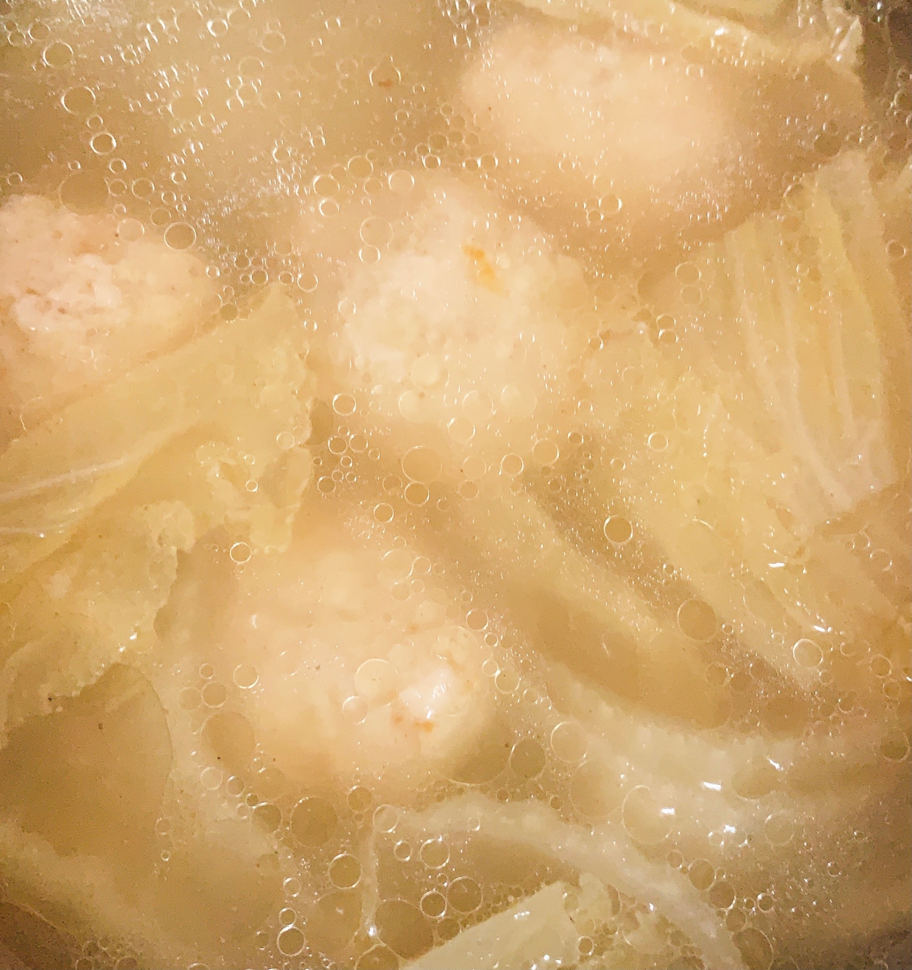 白菜と鶏団子の生姜胡麻スープ