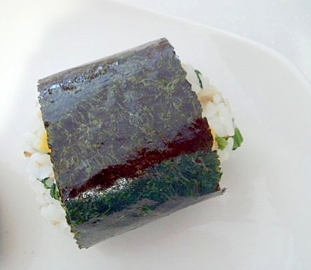佐賀県有明海苔でいり卵と野沢菜のおにぎり