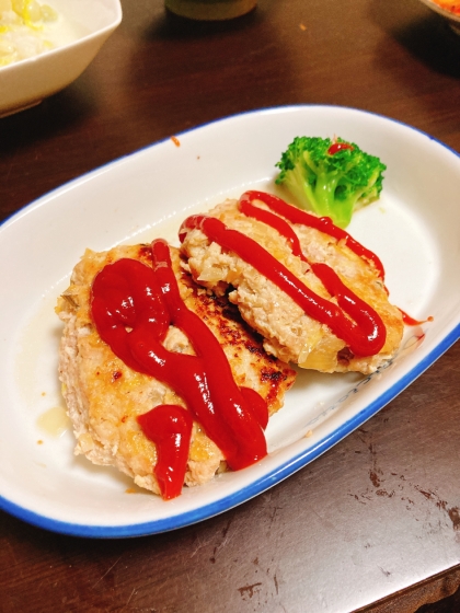 豆腐ハンバーグは初めて作りましたが、作り方もとても簡単で美味しかったです！
大葉がとても和風な風味だったので次回は大根おろしで挑戦したいです。