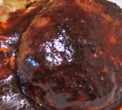 王道のハンバーグ　肉汁たっぷりジューシーハンバーグ