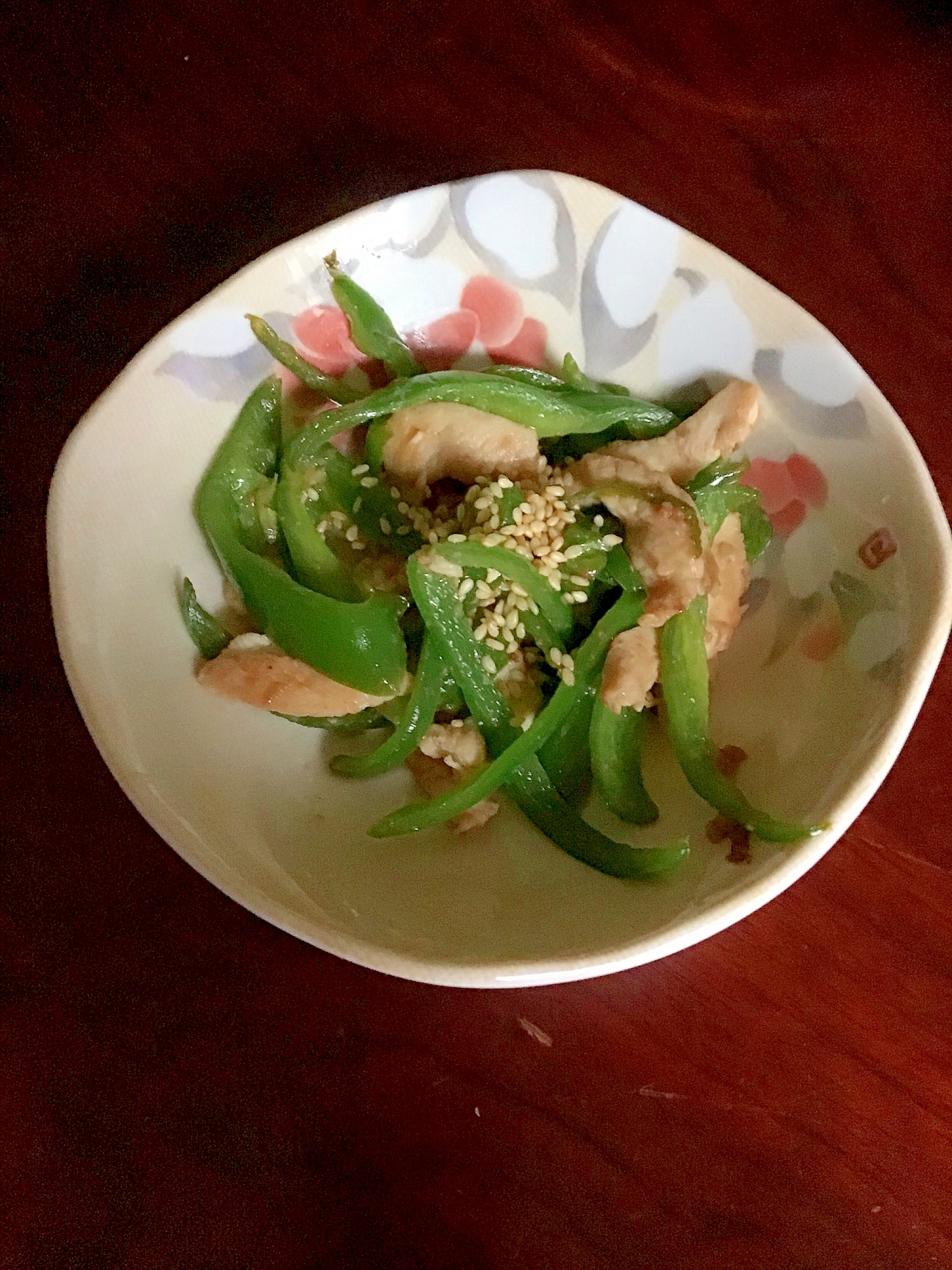 鶏ささみとピーマンのニンニク醤油炒め。