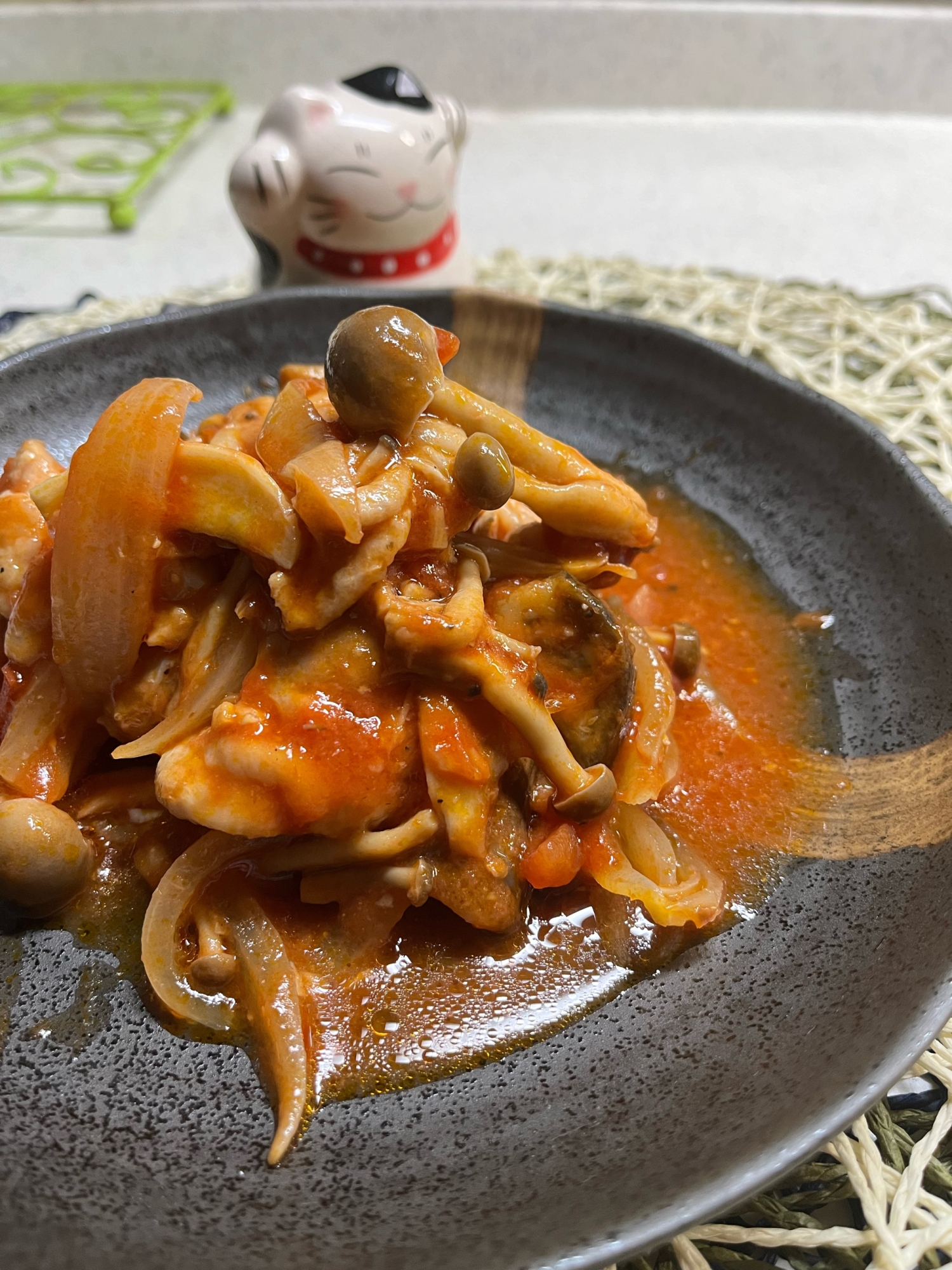 リクエストされる♬鶏もも肉ときのこのトマト煮