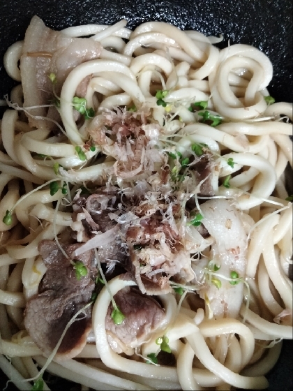 豆苗と豚肉の焼きうどん