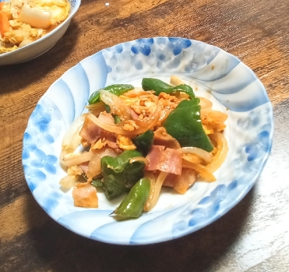 ベーコンと玉ねぎとピーマンの玉子炒め