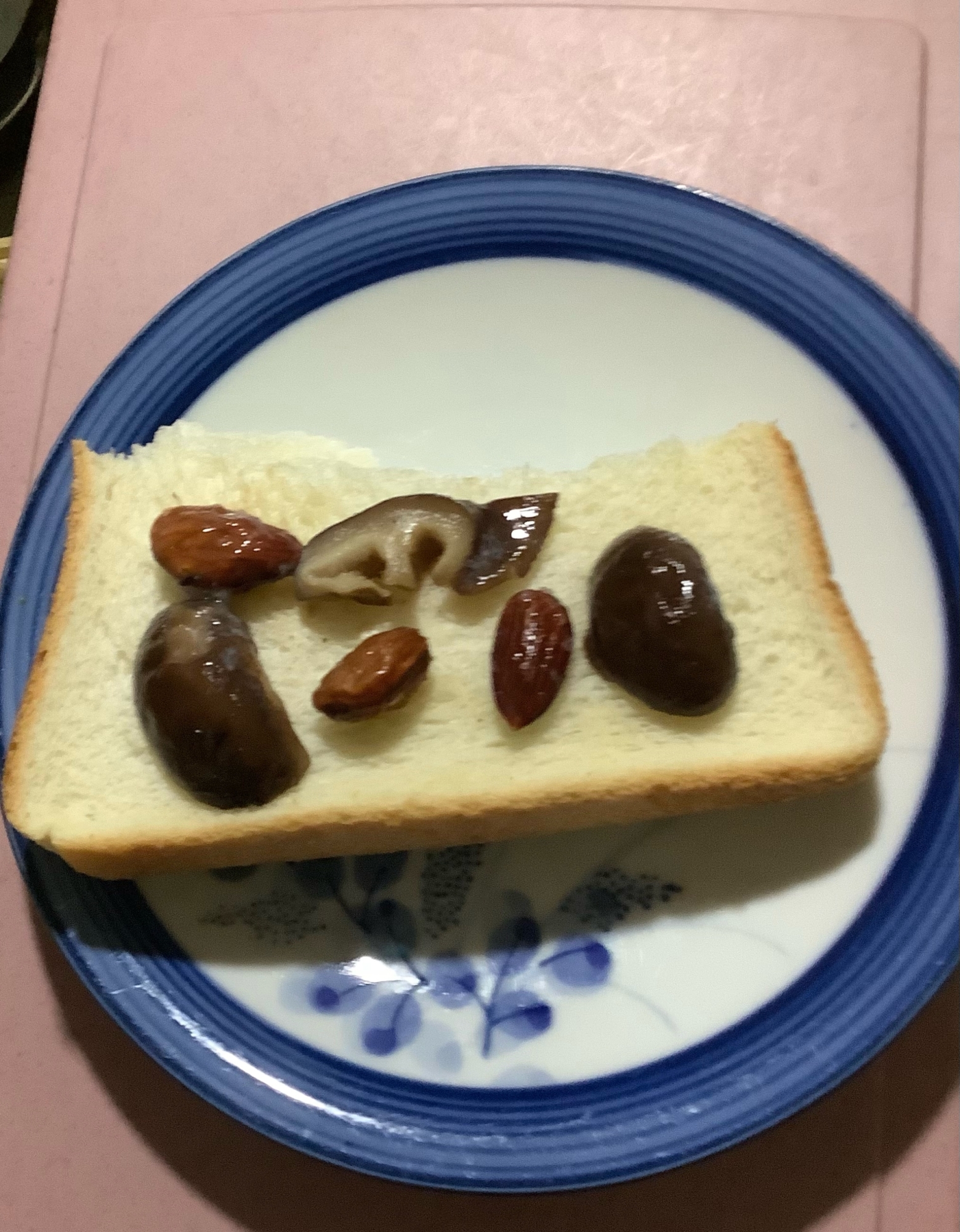 ☆椎茸アーモンドオープンサンド☆
