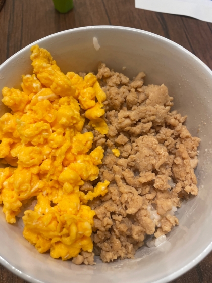 初心者でも簡単にできる　鶏そぼろ丼　弁当にも!!