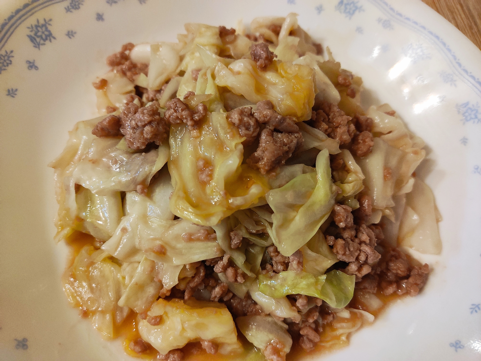 ご飯に乗せても☆豚ひき肉とキャベツの甘味噌炒め