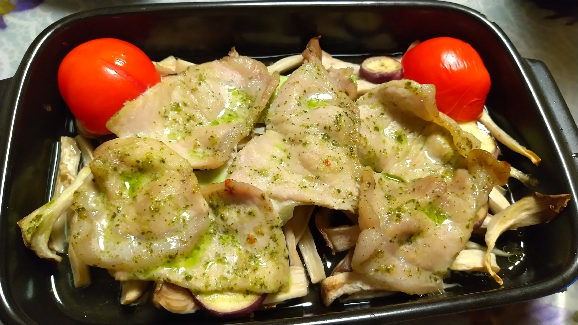 ソースで簡単 豚肉のバジルソース焼き