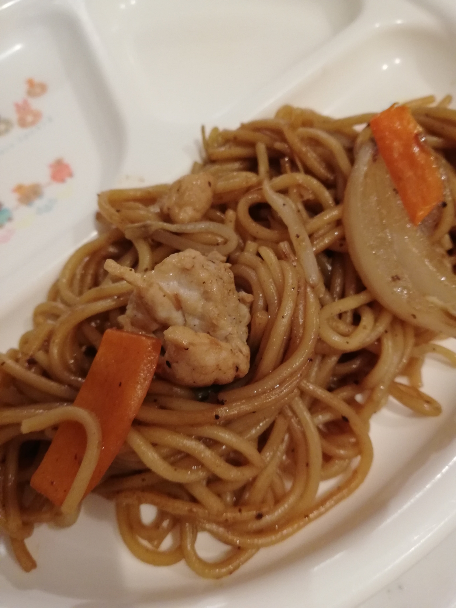 節約！もやしでかさ増し　お肉ふっくら焼きそば