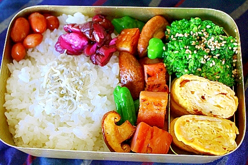 ベーコンと椎茸とシシトウの醤油炒め＊弁当