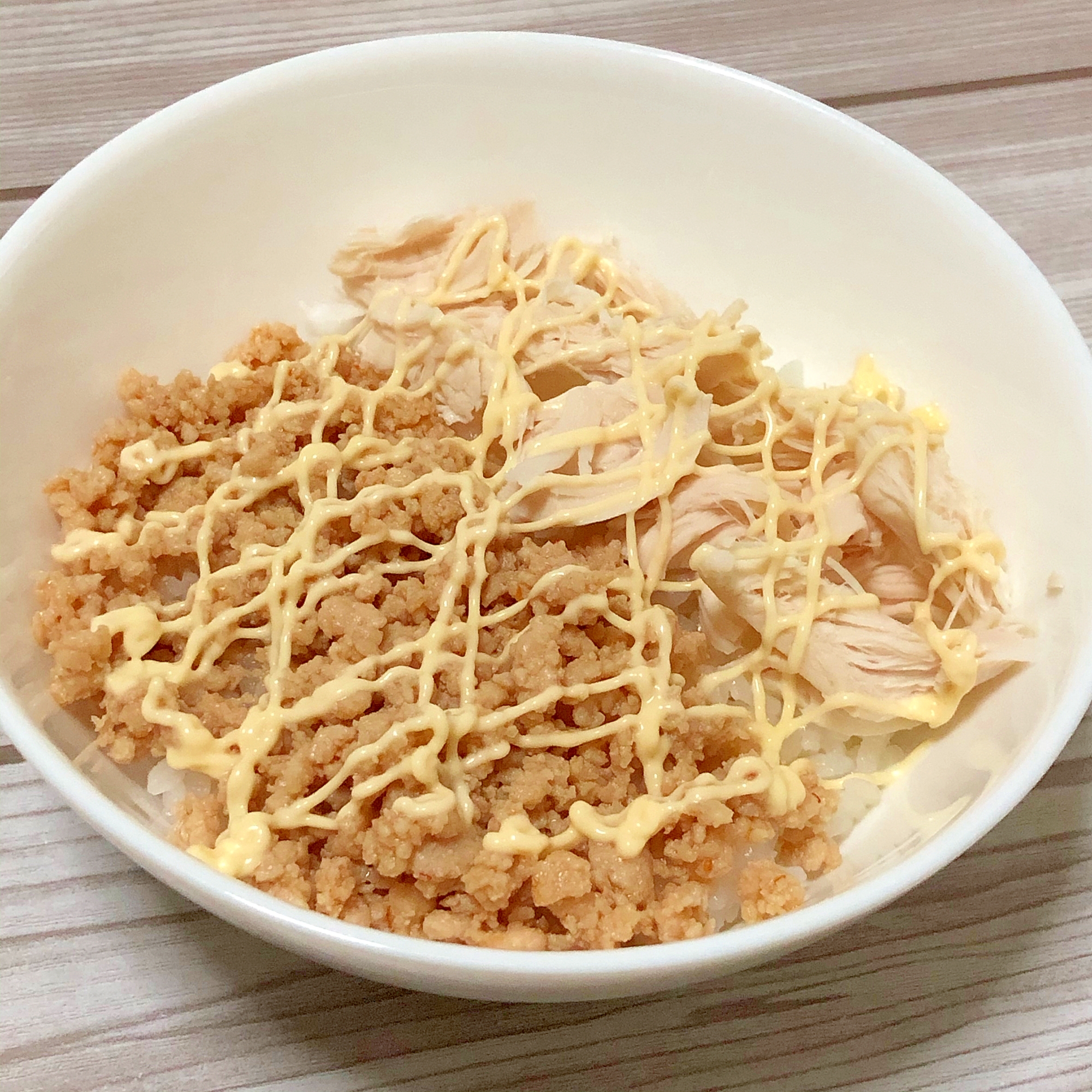 ボイルささみと鶏そぼろのマヨかけ丼♪