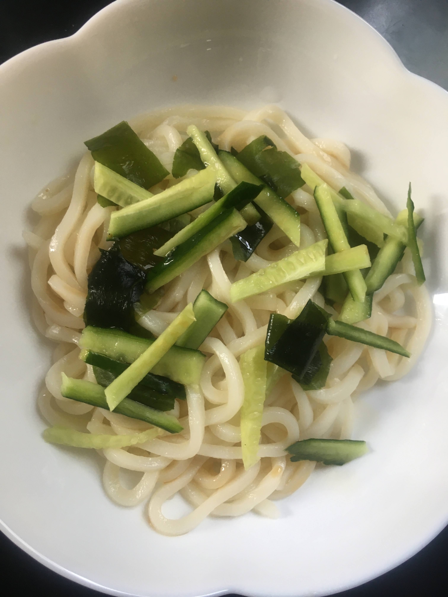 わかめとキュウリの冷やしうどん