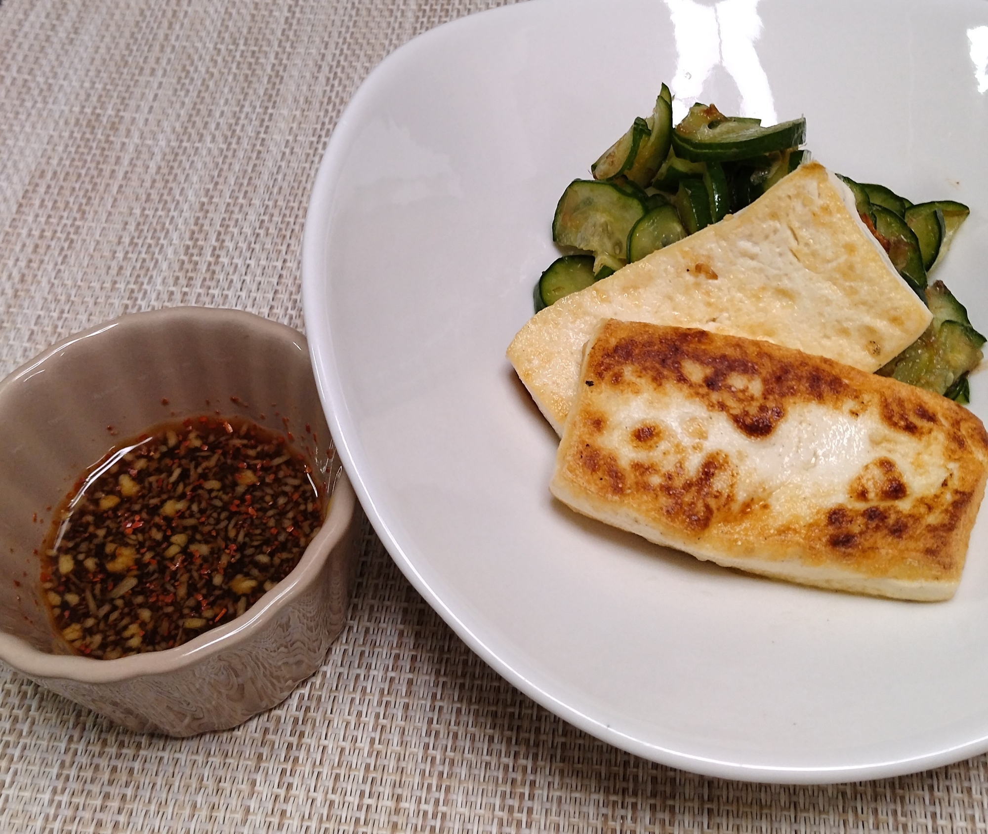 豆腐のソテーとおかか和え野菜の生姜しょう油かけ