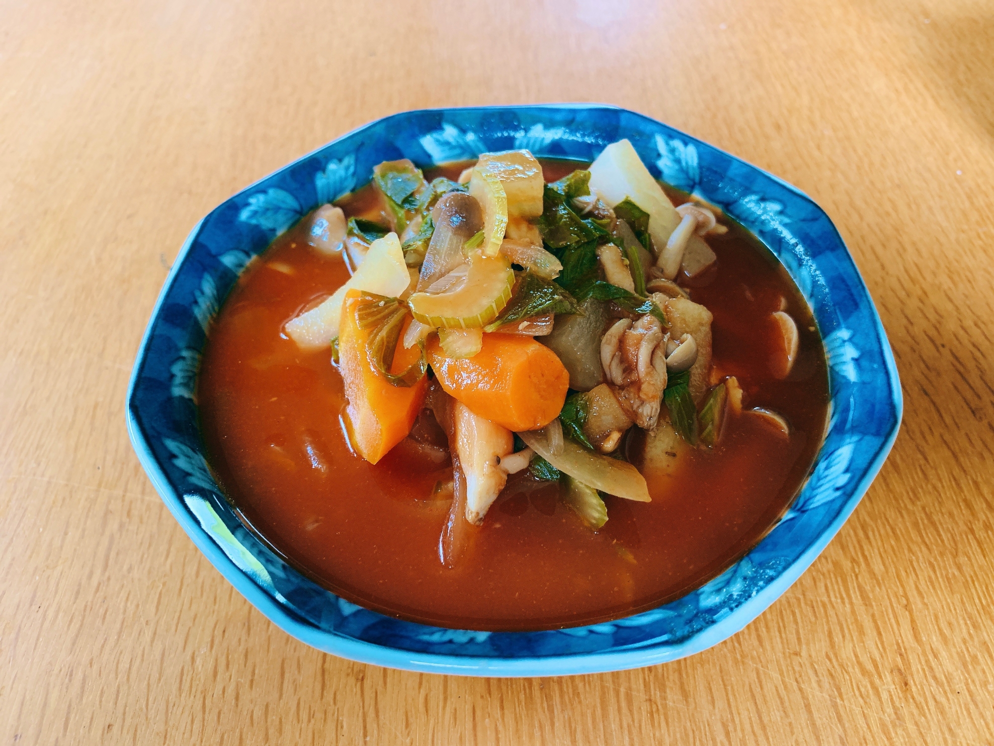 野菜たっぷりトマトスープ！デトックス効果も♪