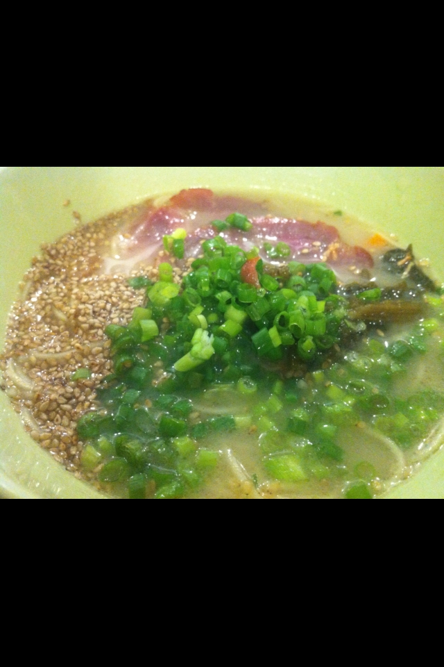 野沢菜とんこつラーメン