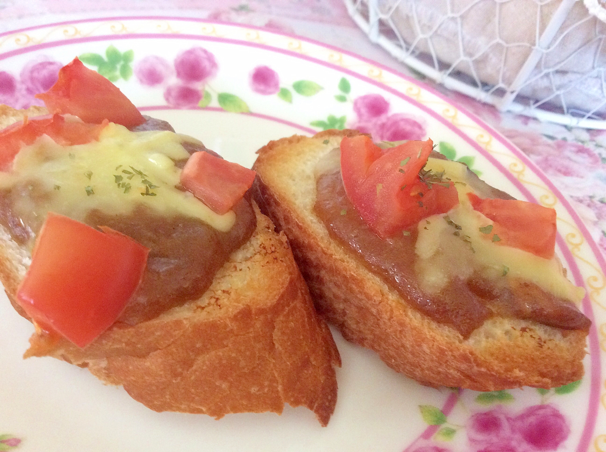 残ったカレーで♡チーズカレーバゲット