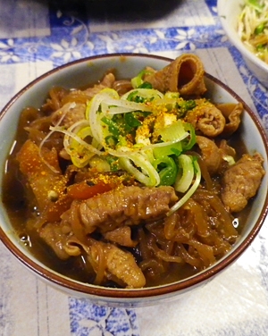 しらたきモツ大根の赤味噌煮