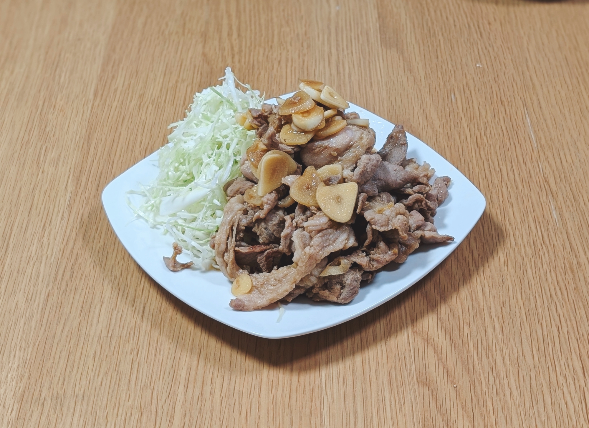豚肩ロースのスタミナにんにく炒め