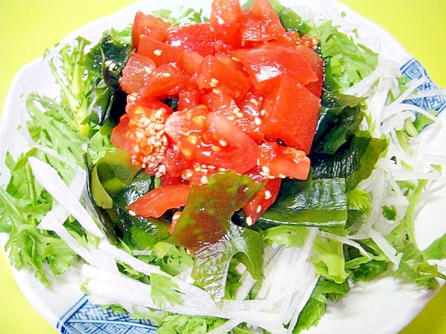 中華トマトドレッシングで☆大根と春菊わかめのサラダ
