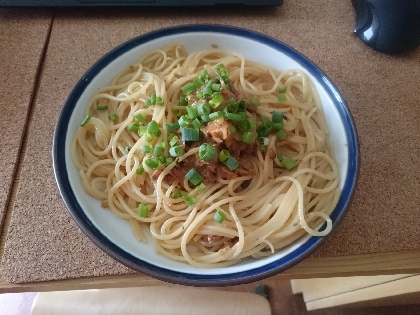 買ってきた100円味噌鯖缶の「味噌感」が少なかったので、家にあった味噌を小さじ一杯足しました。とっても素晴らしいレシピでした。ありがとうございます。