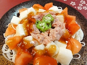 ポン酢ジュレだと、具や素麺を素通りして下に汁が溜まることが無いため、味が均一化されて食べやすいと思いました。とても美味しかったです、また作ります。