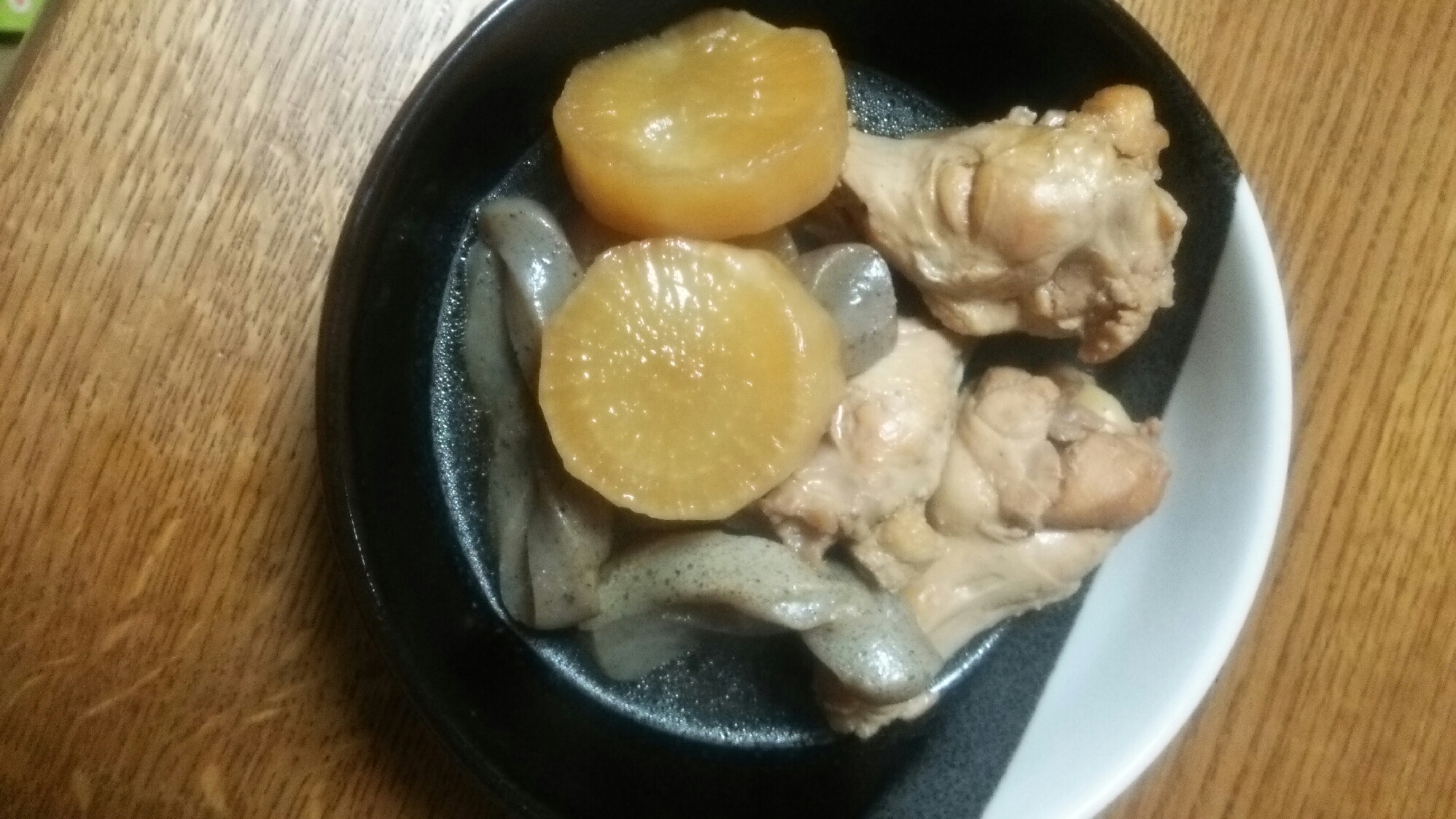 手羽元とこんにゃくと大根の煮物