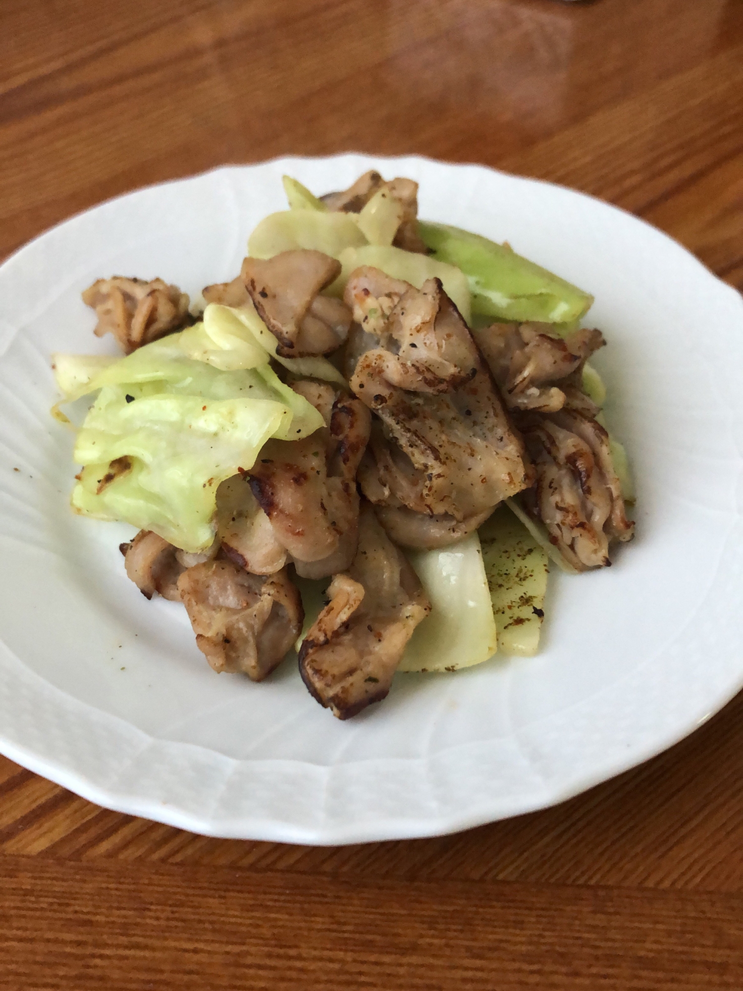 鶏肉とキャベツの塩麹炒め