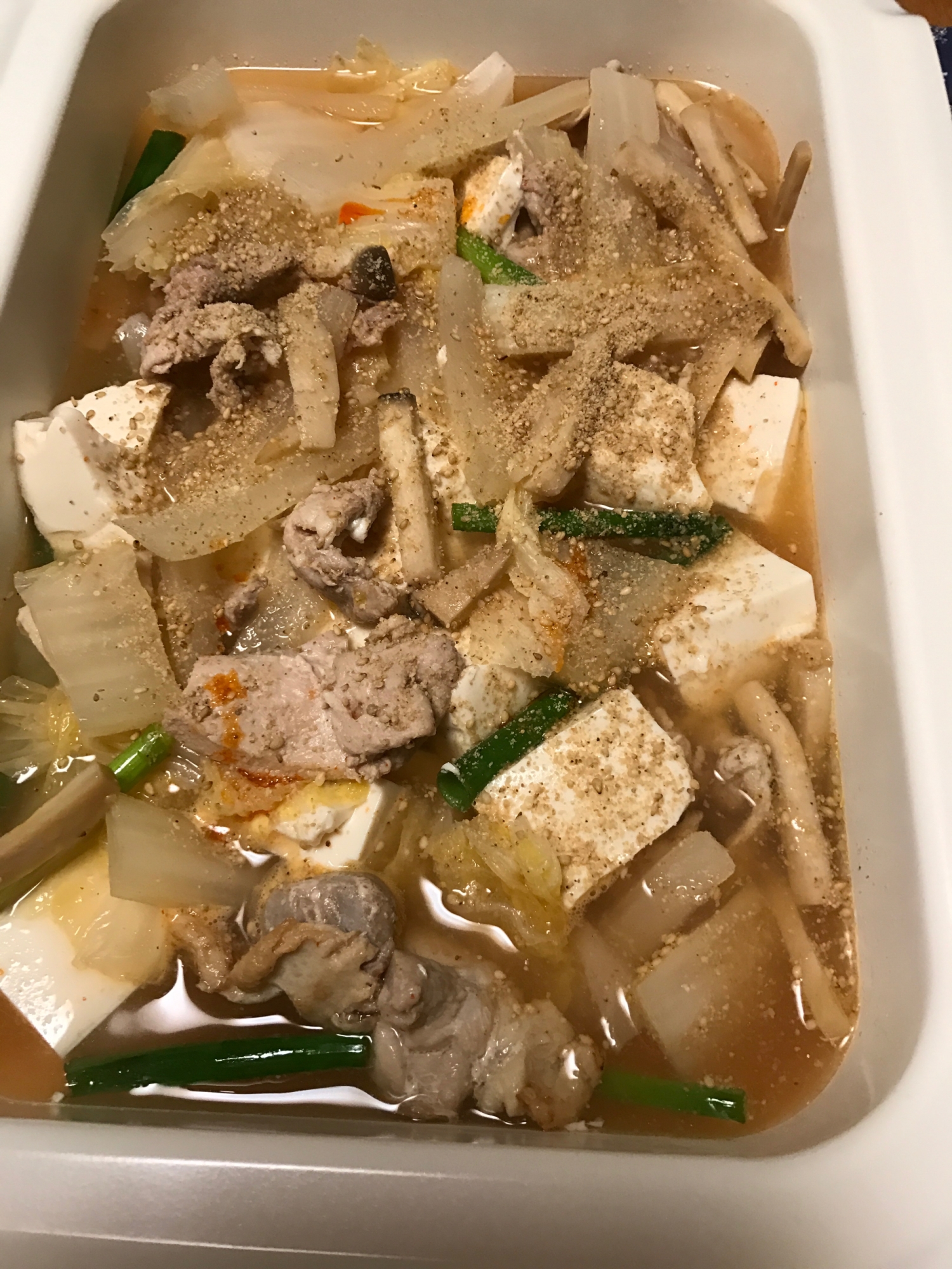 キムチの素ですりごま鍋