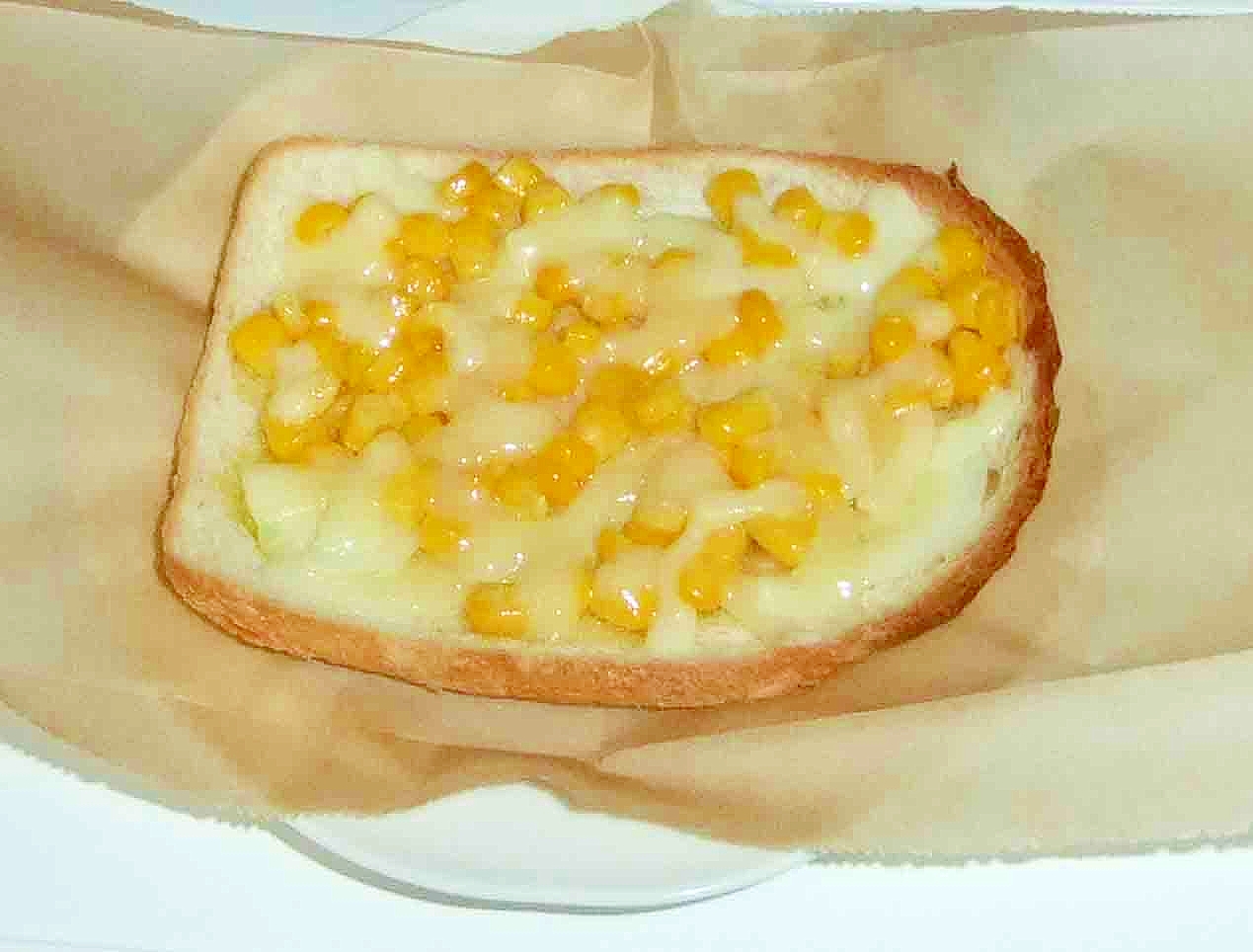 バターコーンとチーズのトースト