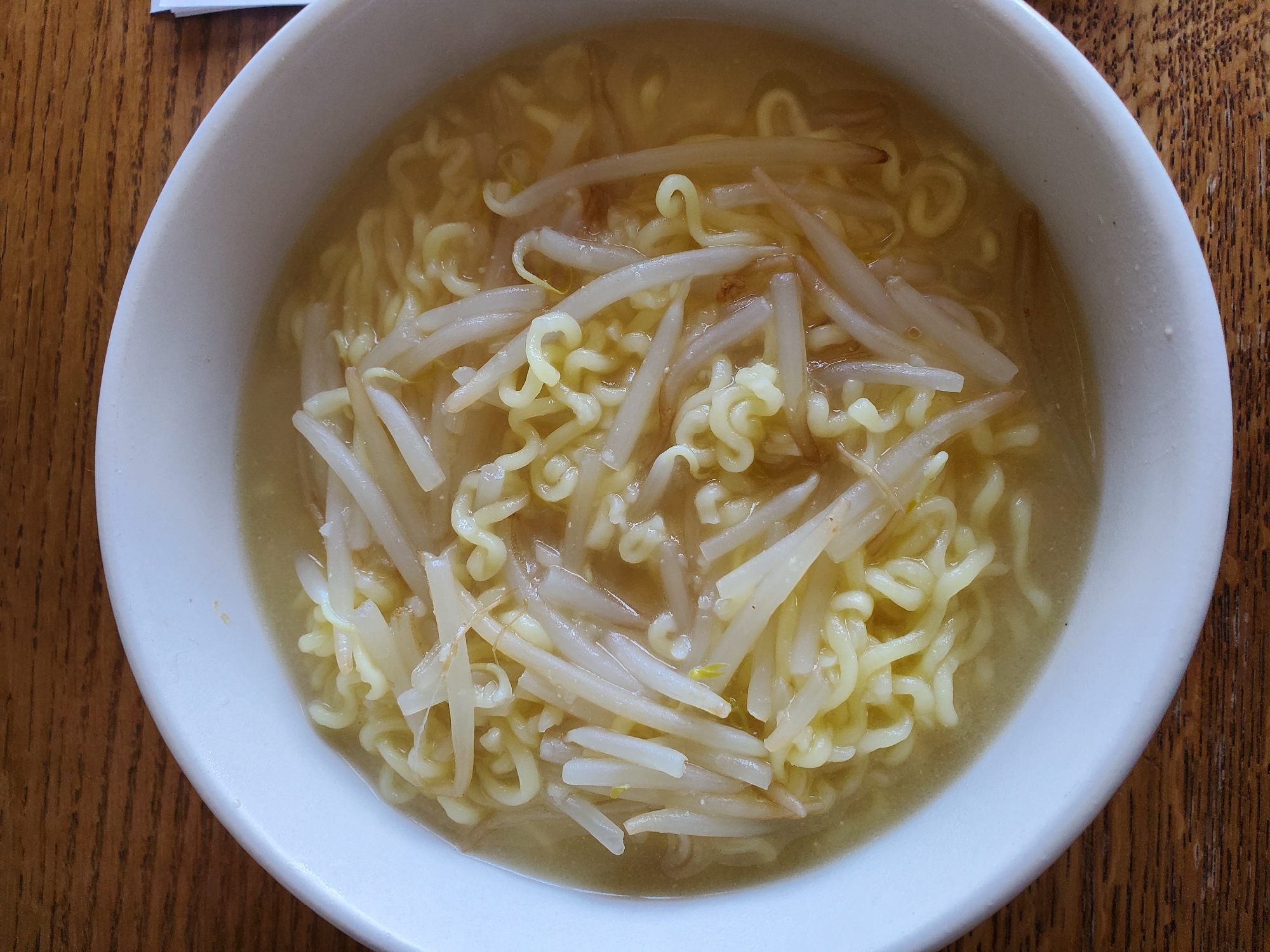 サリ麺ともやしの味噌ラーメン