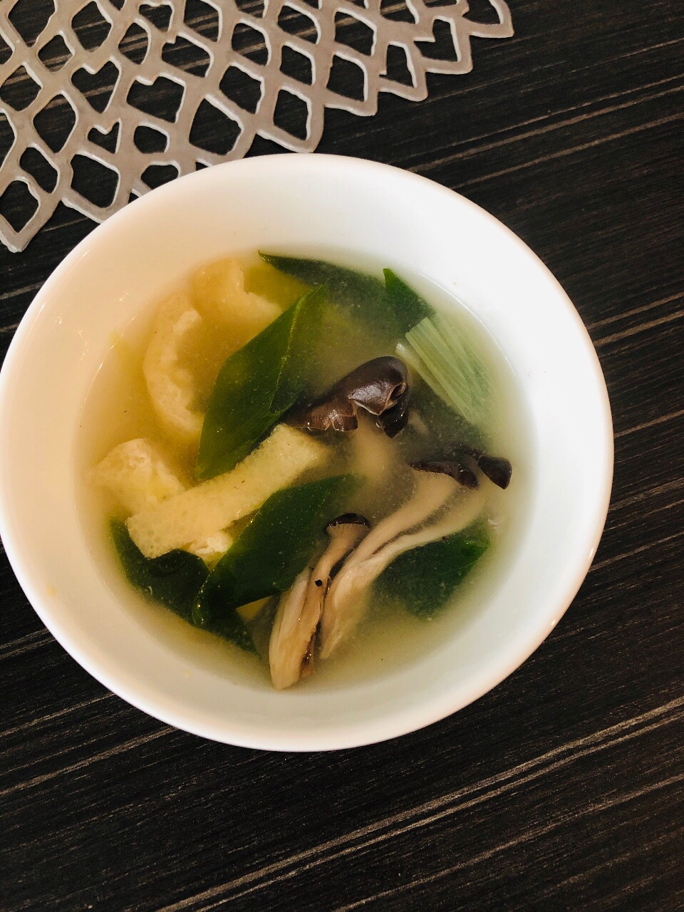 霜降りひらたけとねぎと油揚げの味噌汁 レシピ 作り方 By Ma Ma Yu Mi 楽天レシピ 霜降りひらたけとねぎと油揚げの味噌汁 レシピ 作り方 By Ma Ma Yu Mi 楽天レシピ