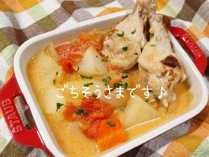 はぃ❢昨夜〜手羽元2種類作ったよ❣まずはこちら器が決まらすグラタン皿にwトマト缶→生1個入れたブロコ忘れ栽培してるパセリをぱらり〜豆乳マイルド美味でした\♡/