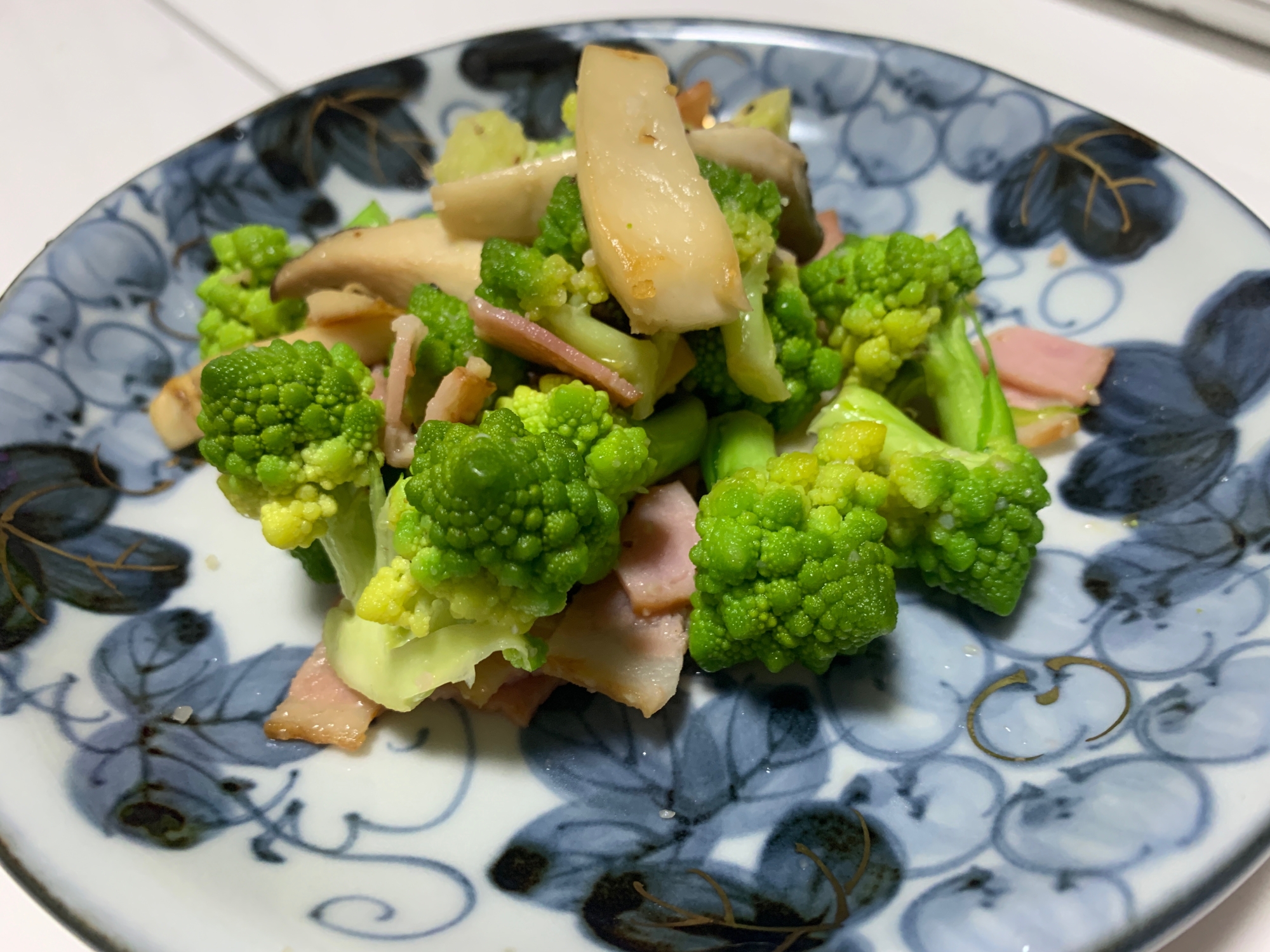 簡単⭐️ロマネスコのガーリック炒め!