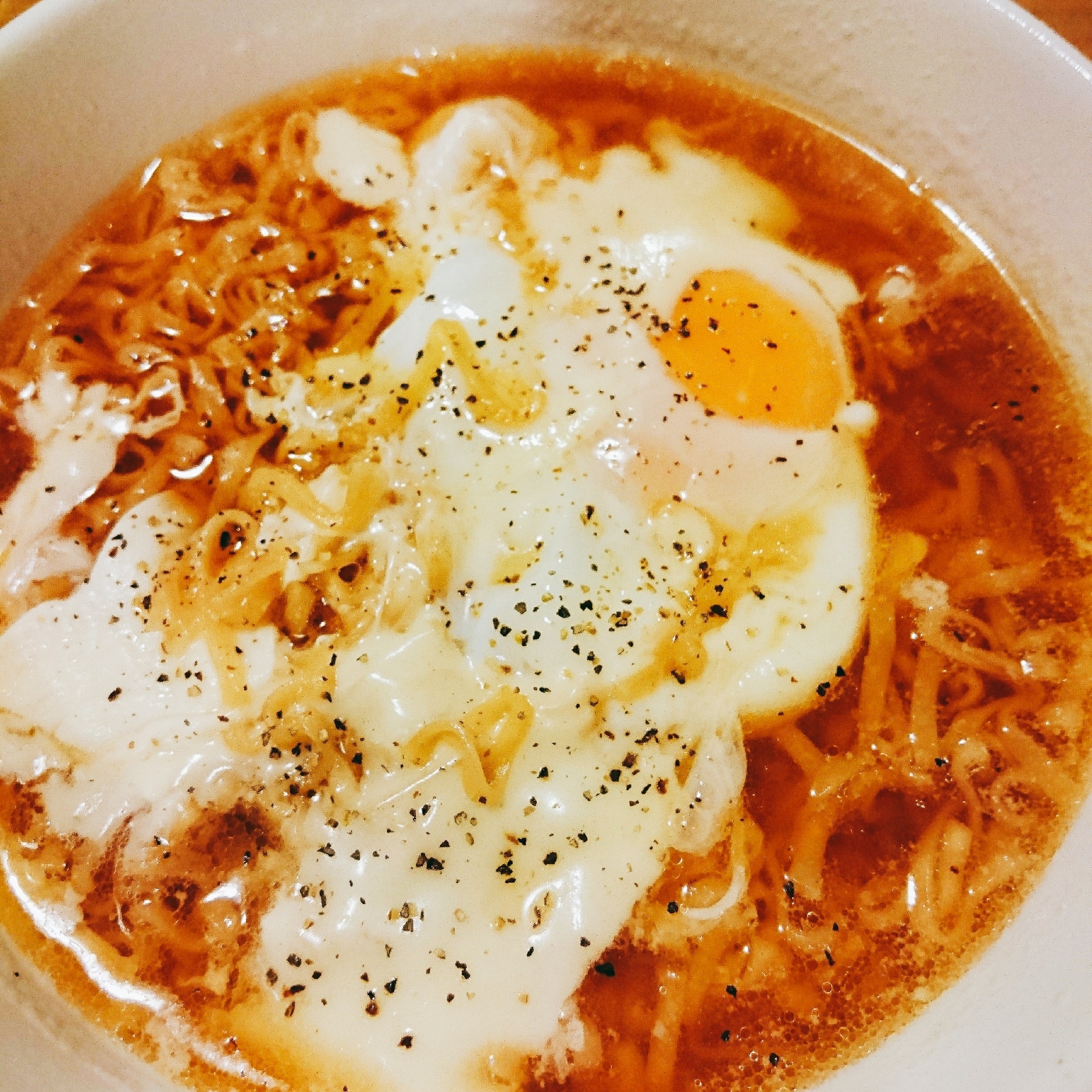 玉子とチーズ乗せチキンラーメン