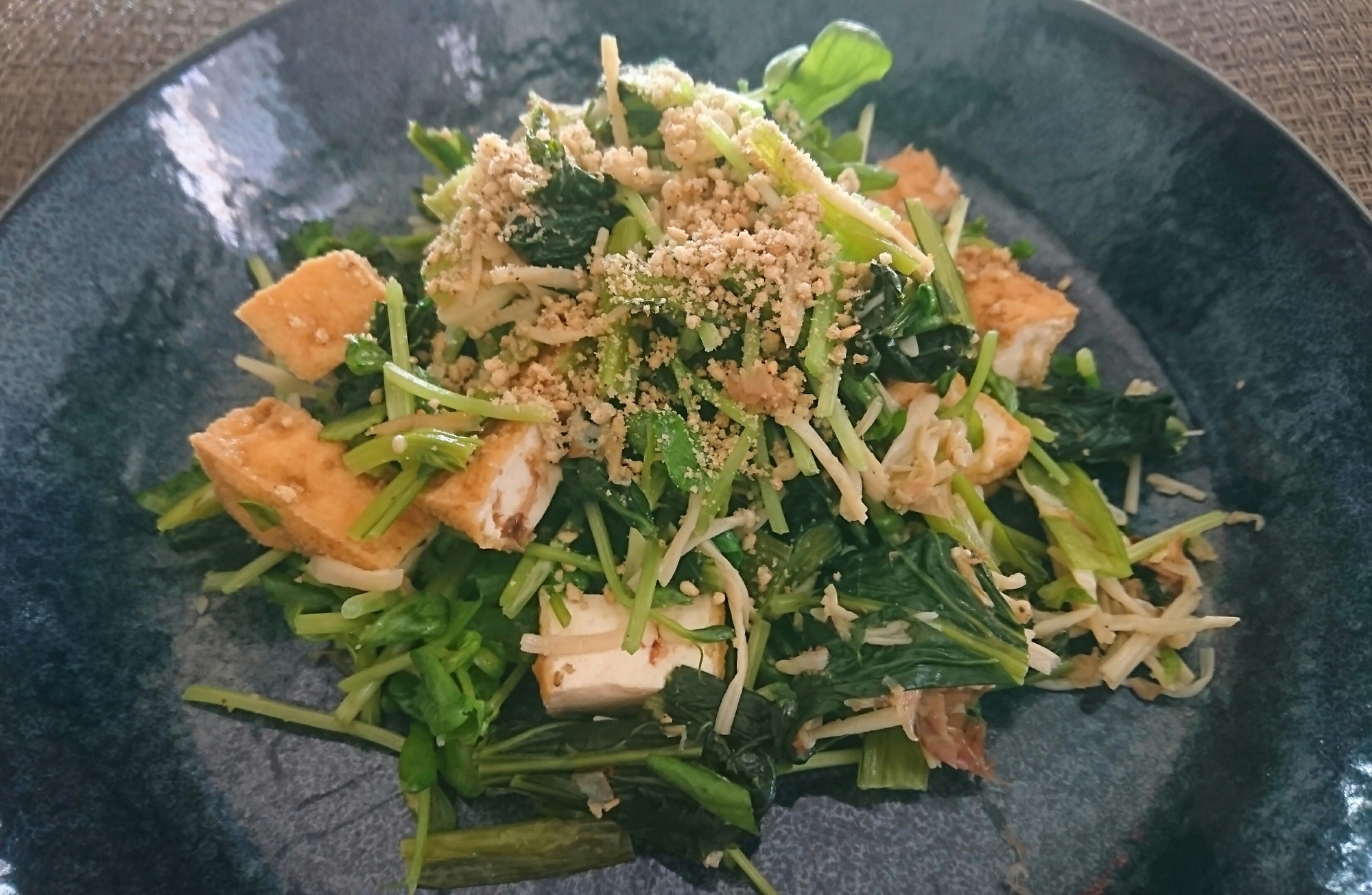 厚揚げと小松菜の炒め物