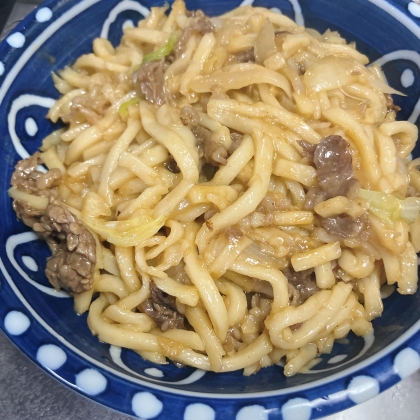 ☆牛肉キャベツ甘辛焼きうどん☆