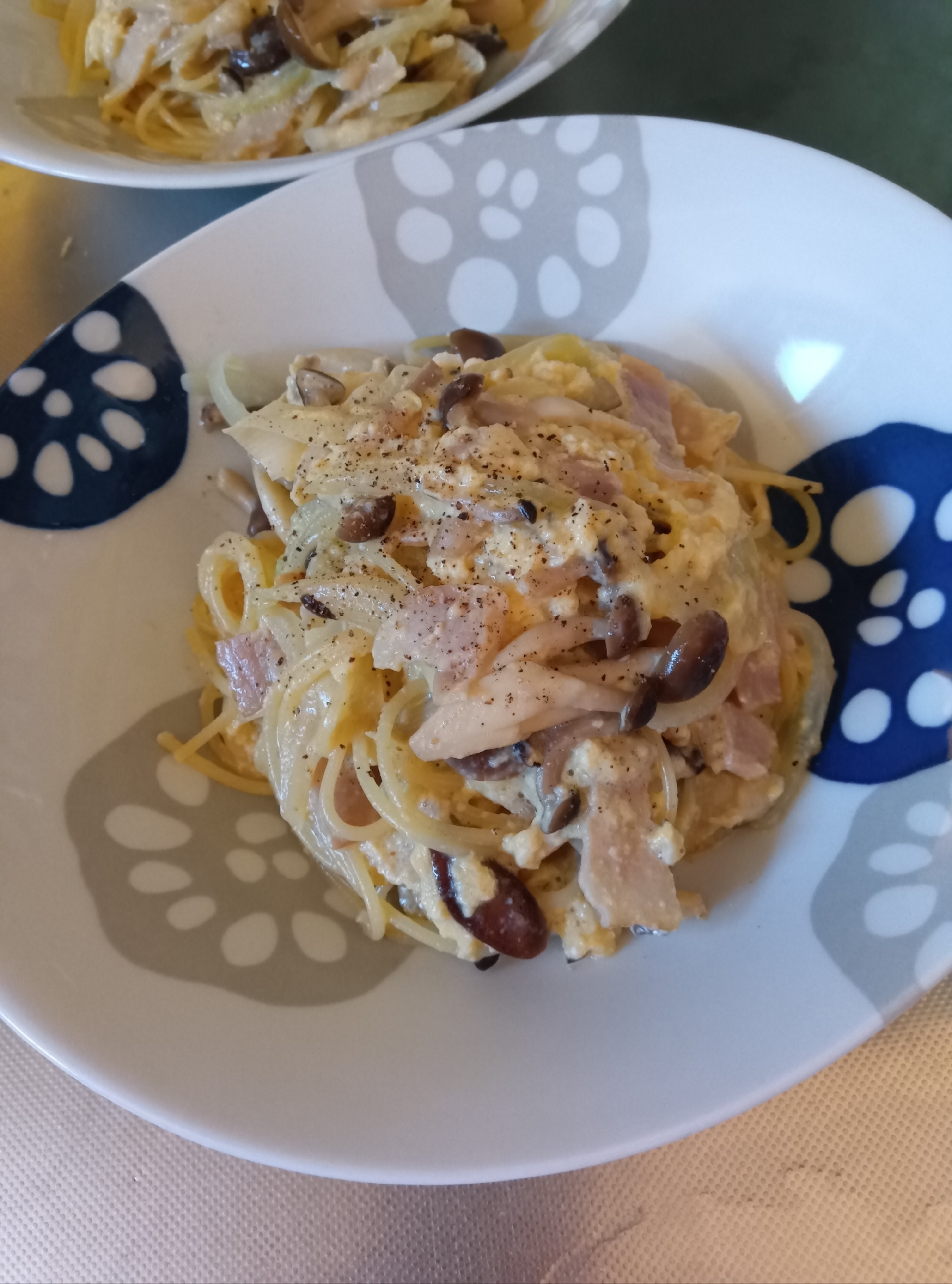 しめじとベーコンの豆乳 卵 パスタ