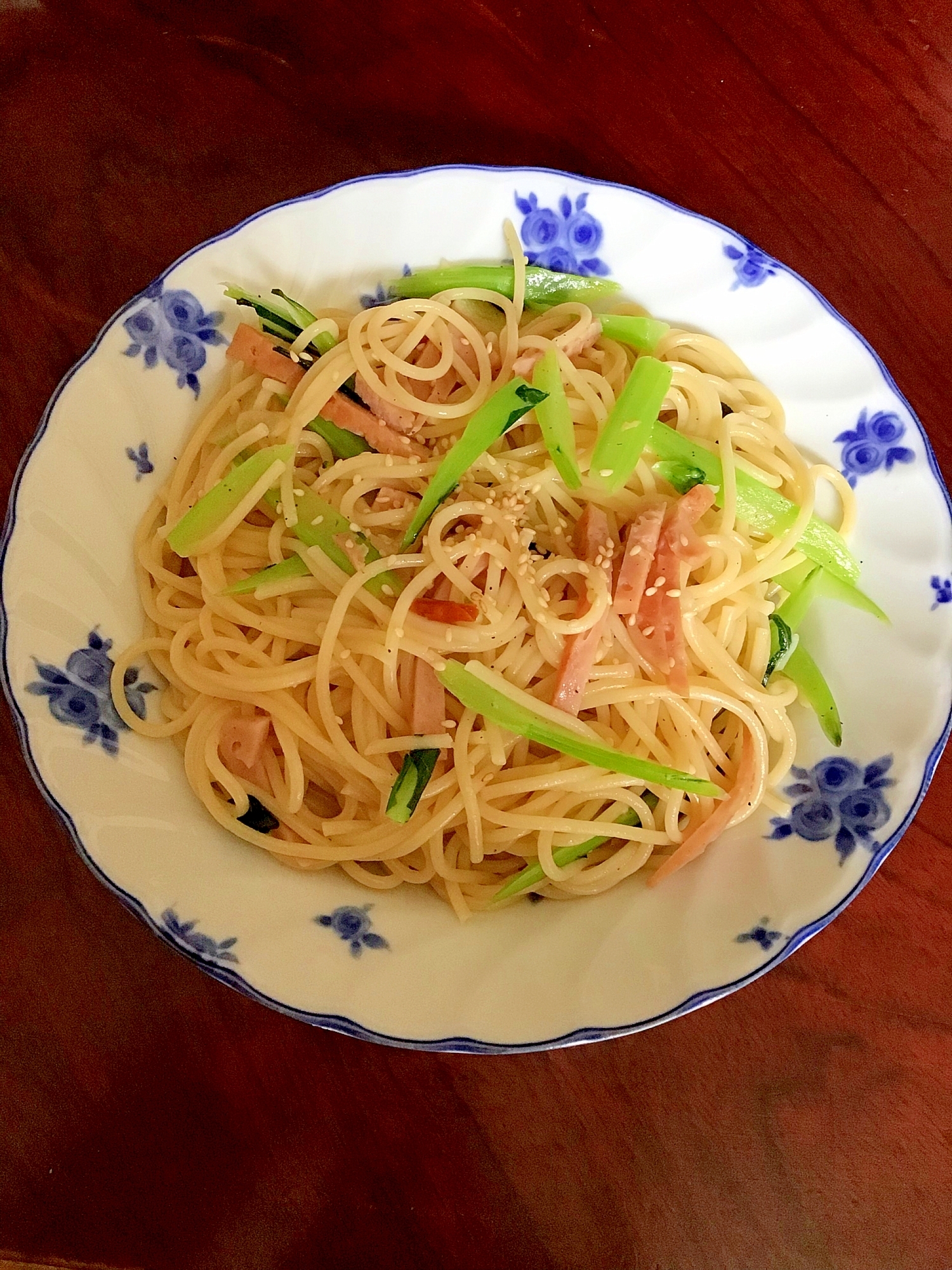 ブロッコリーの茎とスパムのペペロンチーノ風。