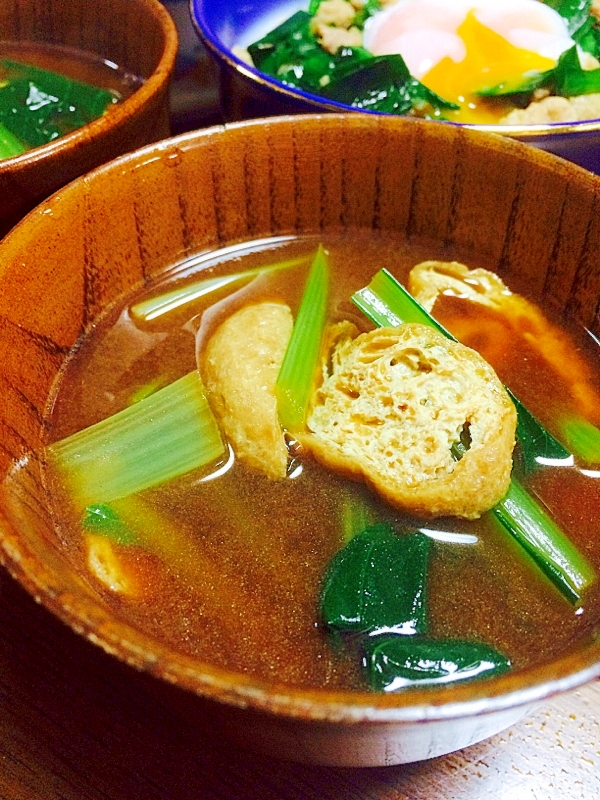 初心者でも簡単。小松菜と揚げのお味噌汁