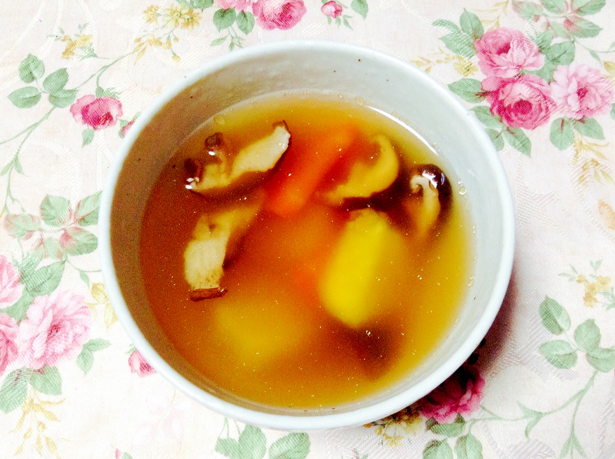ゴマ油香る♡薩摩芋と人参と椎茸のスープ