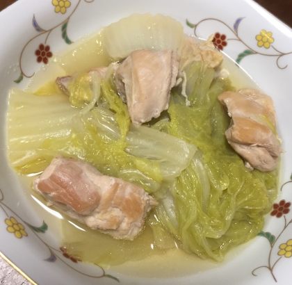 これからの季節に合うおかずですね♪白菜がトロトロ甘くて美味しかったです！次は、丸ごと1玉で作ろうと思います
(((o(*ﾟ▽ﾟ*)o)))♡