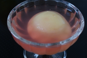 カワイイ 丸ごと桃のピンクゼリー レシピ 作り方 By はい 山田です 楽天レシピ