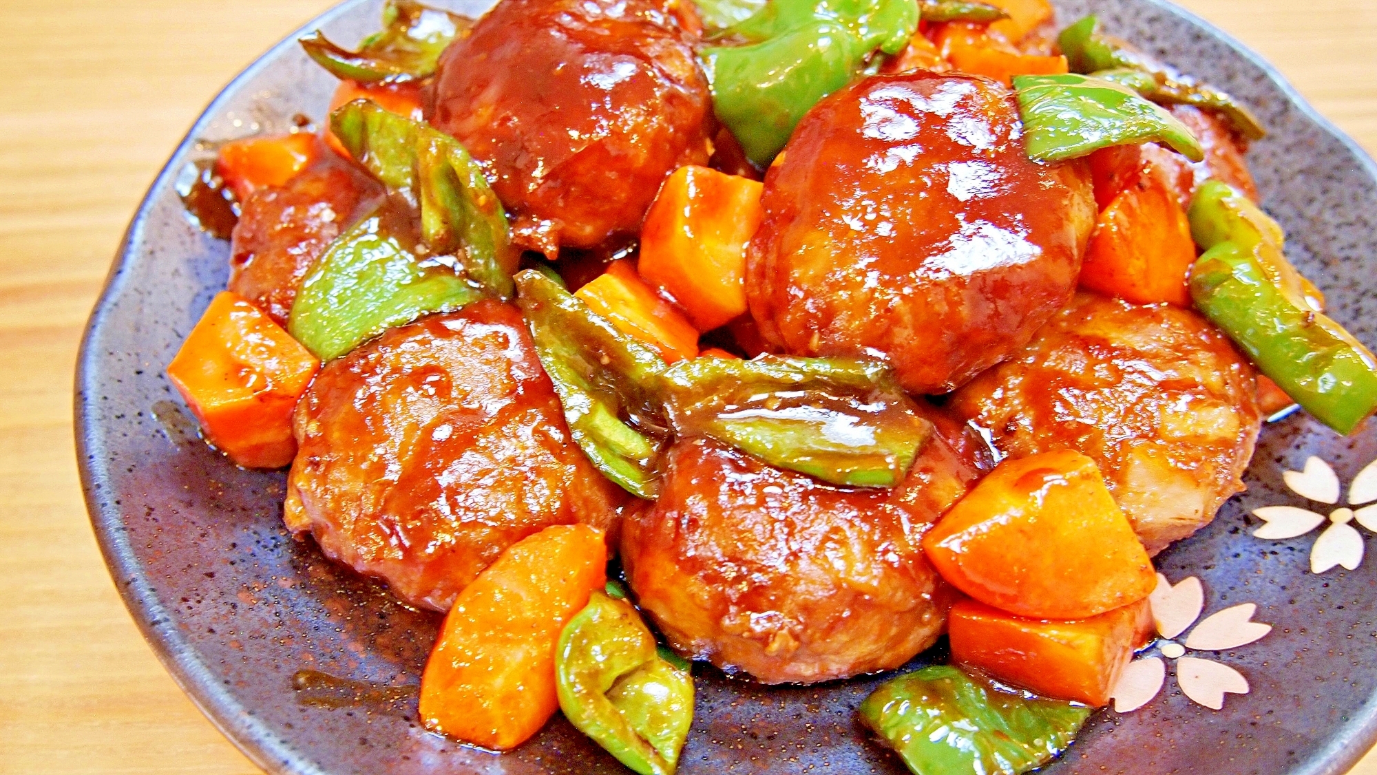 絶対にまた食べたくなる肉団子ハンバーグ