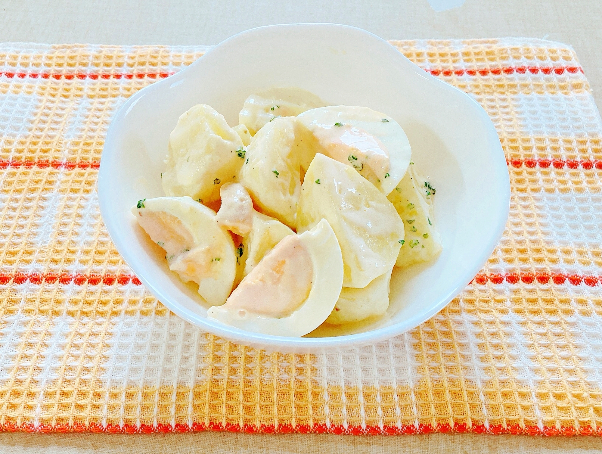 じゃが芋とゆで卵の麺つゆマヨ和え